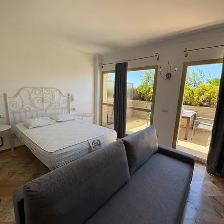 Laromanamarbella Punto Es Marbella