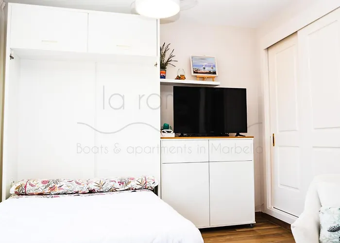 Laromanamarbella Punto Es Apartman *
